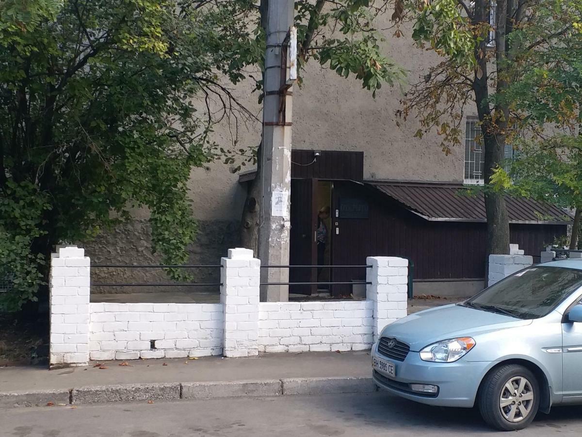 Nochka Hostel Odessa Exterior photo